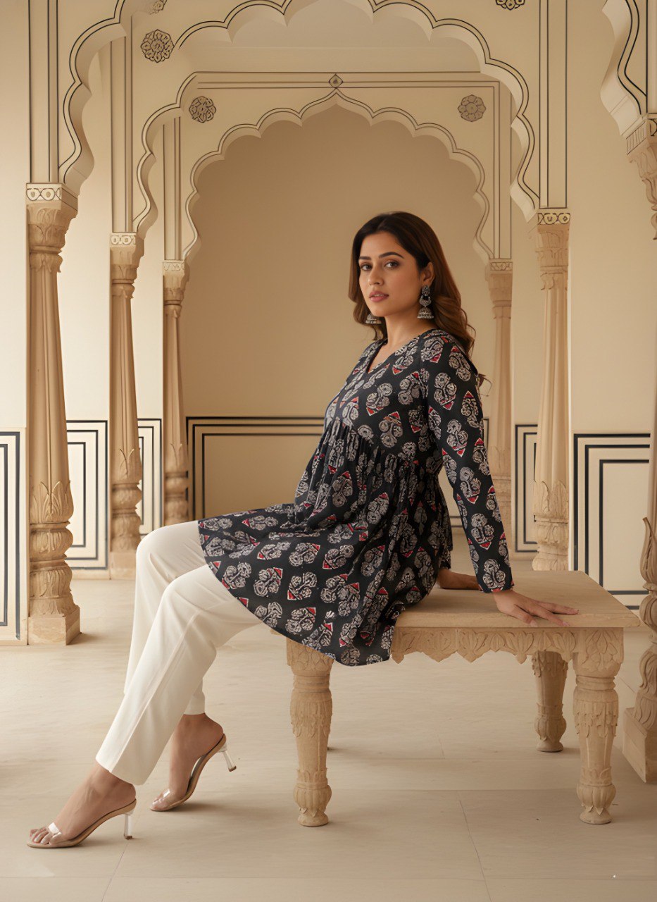 Woman Black Rayon Fancy Tunic & Top